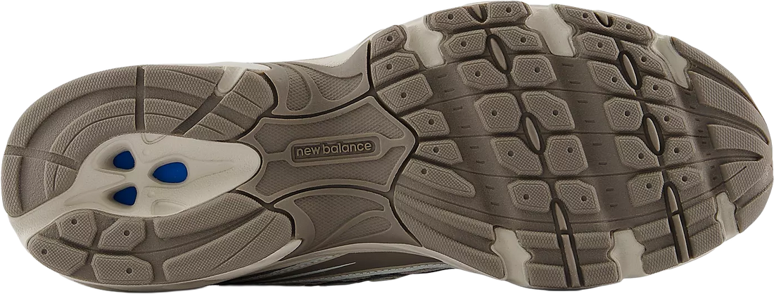 New Balance 740 Brown