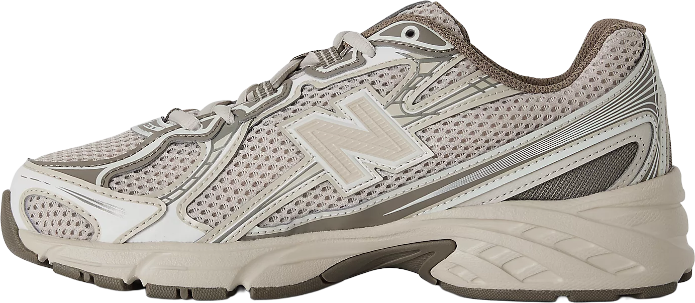 New Balance 740 Brown